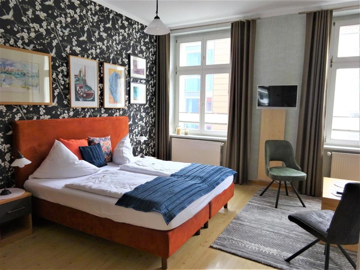 Hotel Pension Zur Faehrbruecke Штральзунд Экстерьер фото