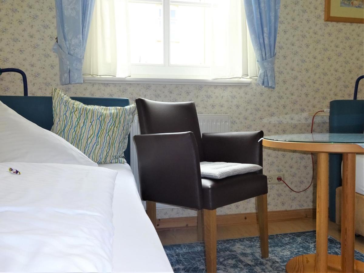 Hotel Pension Zur Faehrbruecke Штральзунд Экстерьер фото