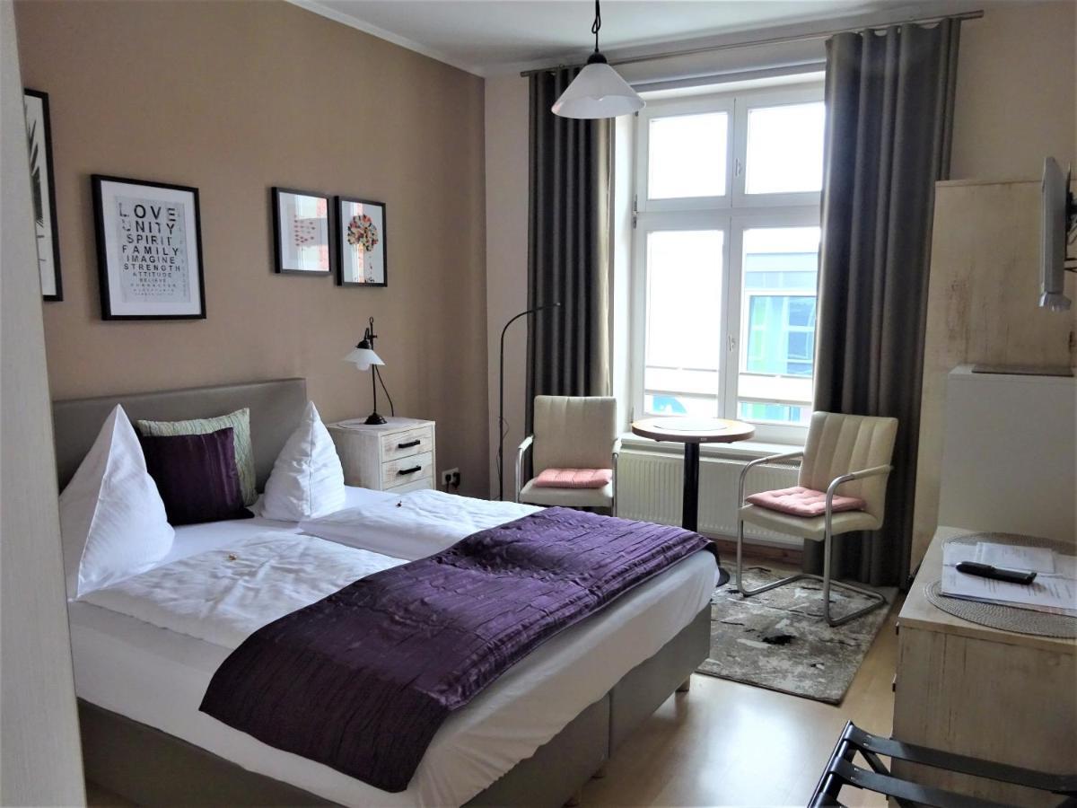 Hotel Pension Zur Faehrbruecke Штральзунд Экстерьер фото