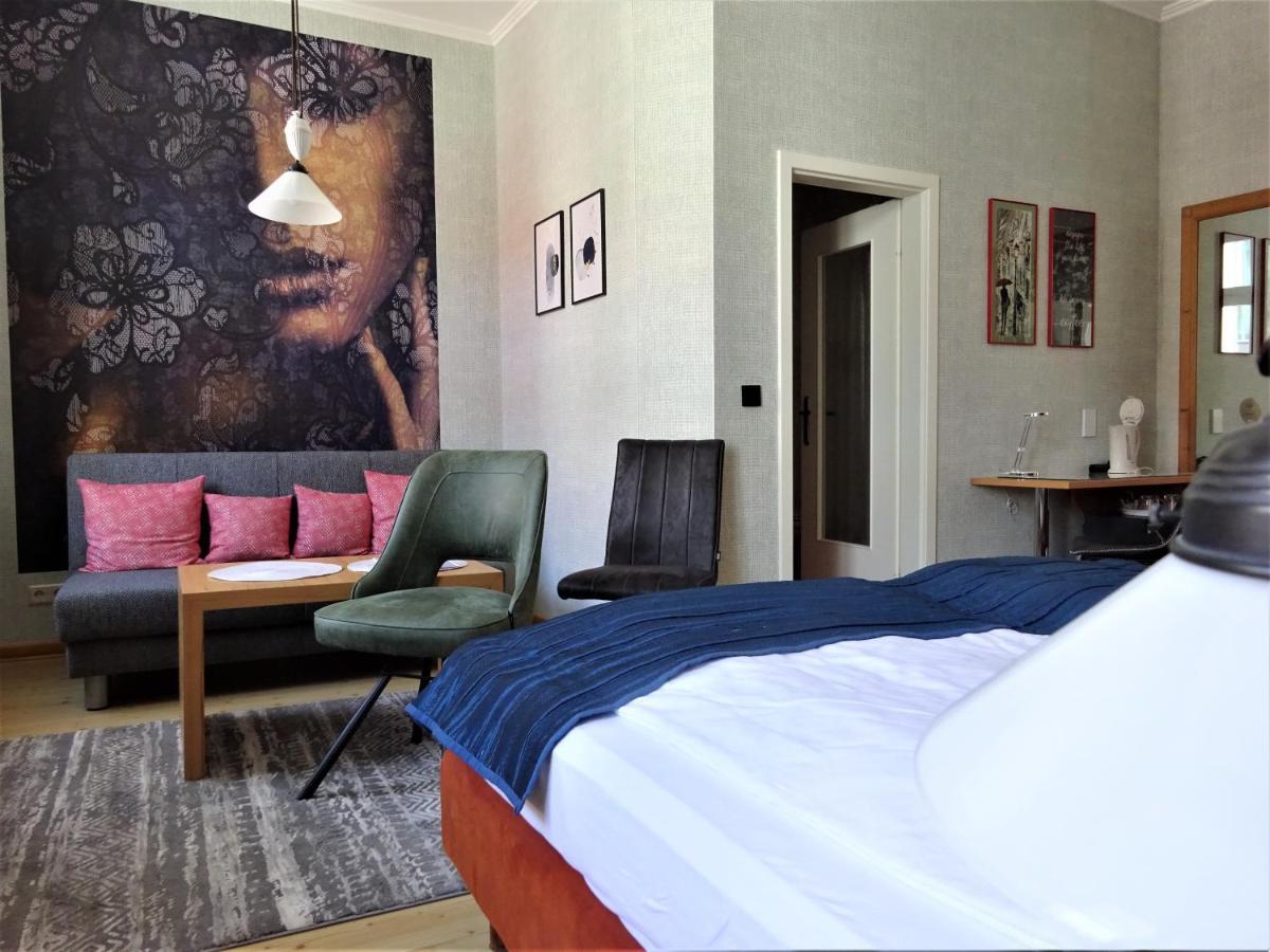 Hotel Pension Zur Faehrbruecke Штральзунд Экстерьер фото